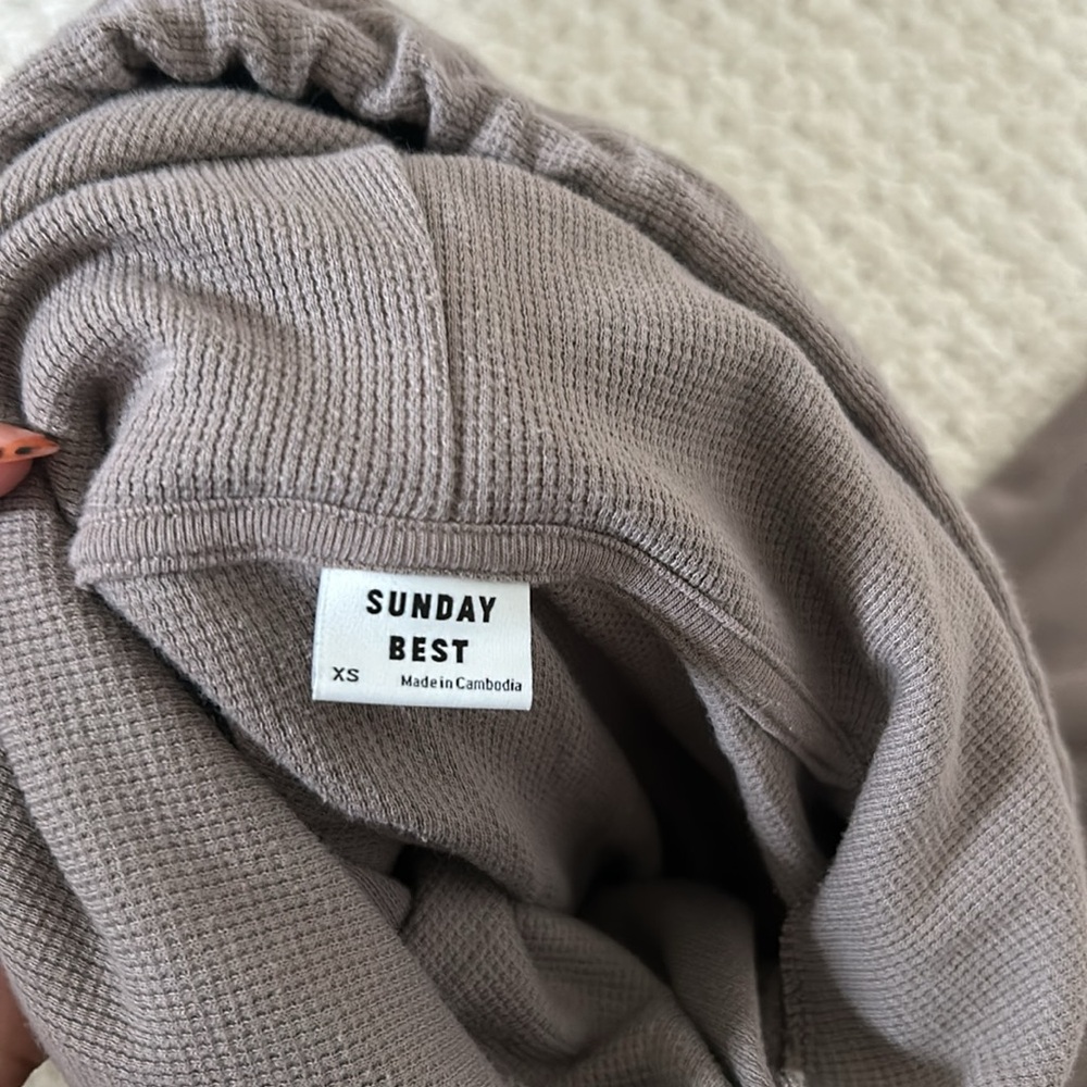 Aritzia Sunday best set - Picture 4 of 5